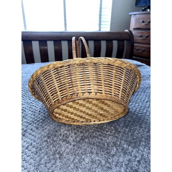 Vintage Wicker 15" X 13" Gathering Basket w/woven Handle - Picture 8 of 11